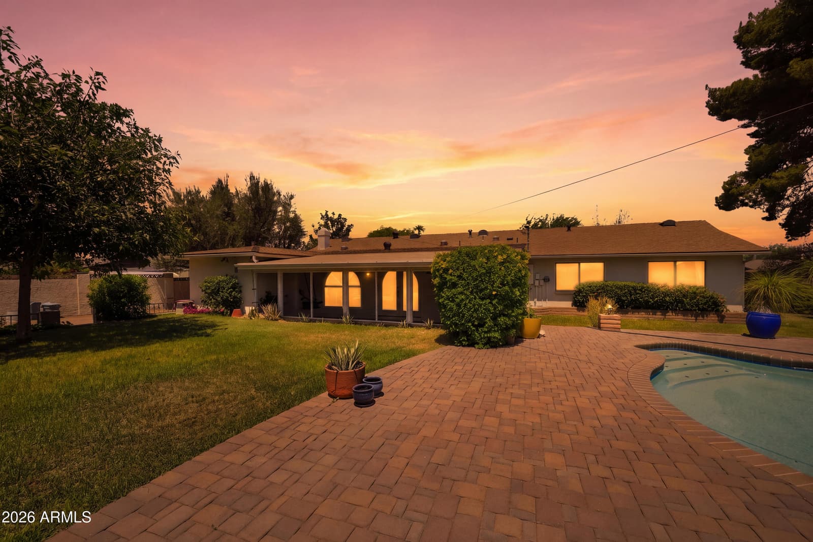 3827 E MERCER Lane, Phoenix, AZ 85028 — photo 35 of 37