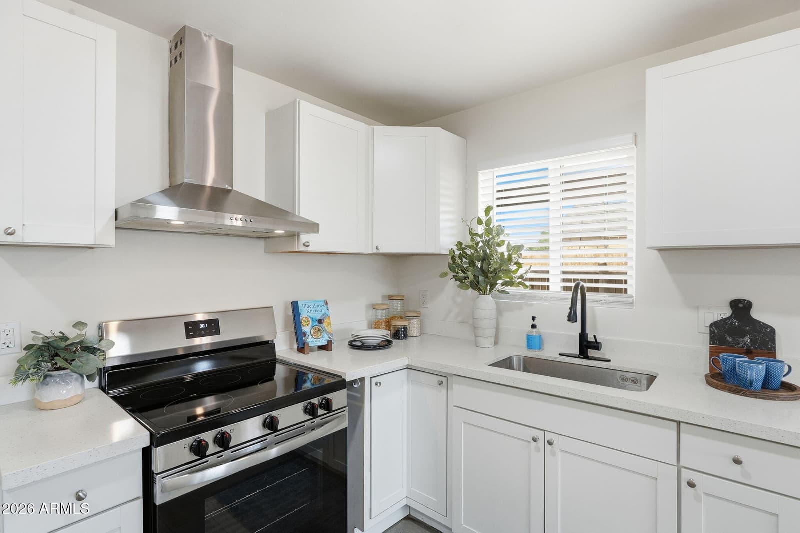 3710 W LATHAM Street, Phoenix, AZ 85009 — photo 16 of 33