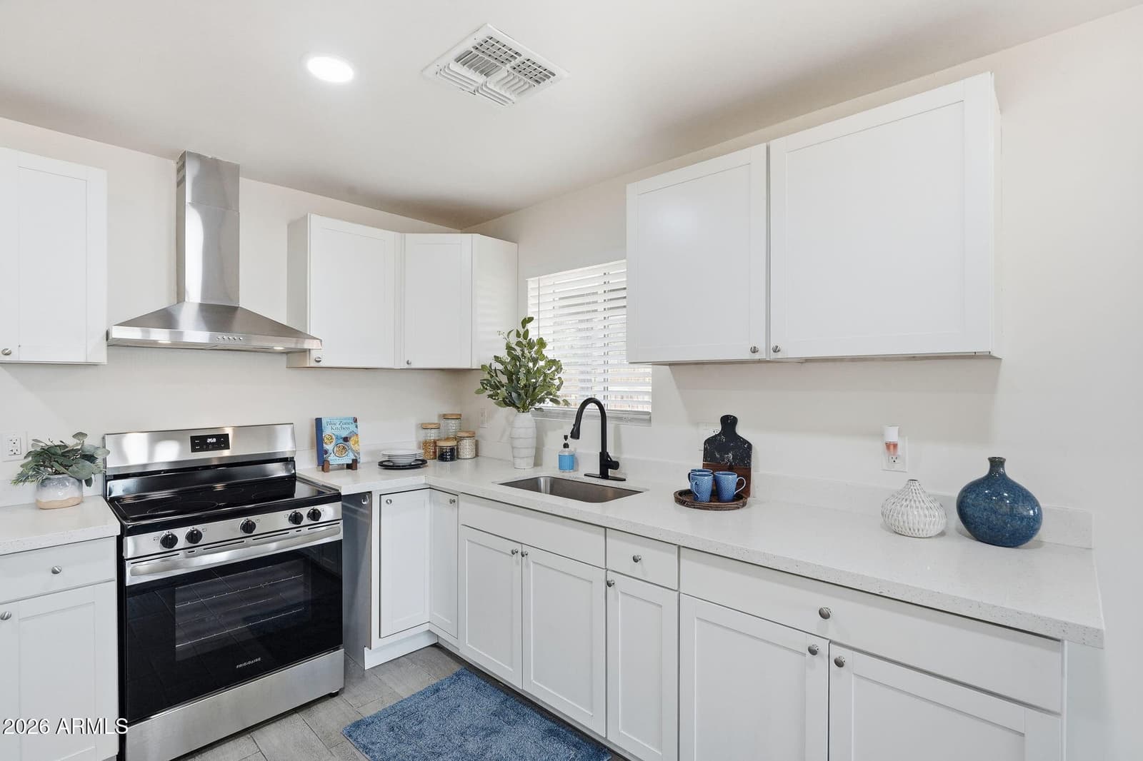 3710 W LATHAM Street, Phoenix, AZ 85009 — photo 15 of 33