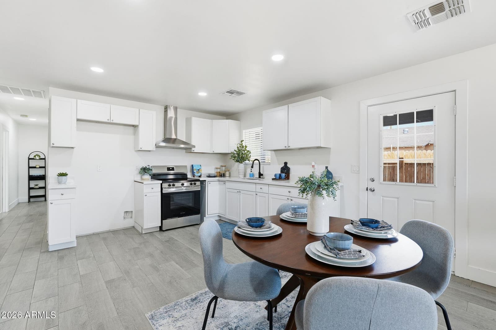 3710 W LATHAM Street, Phoenix, AZ 85009 — photo 12 of 33