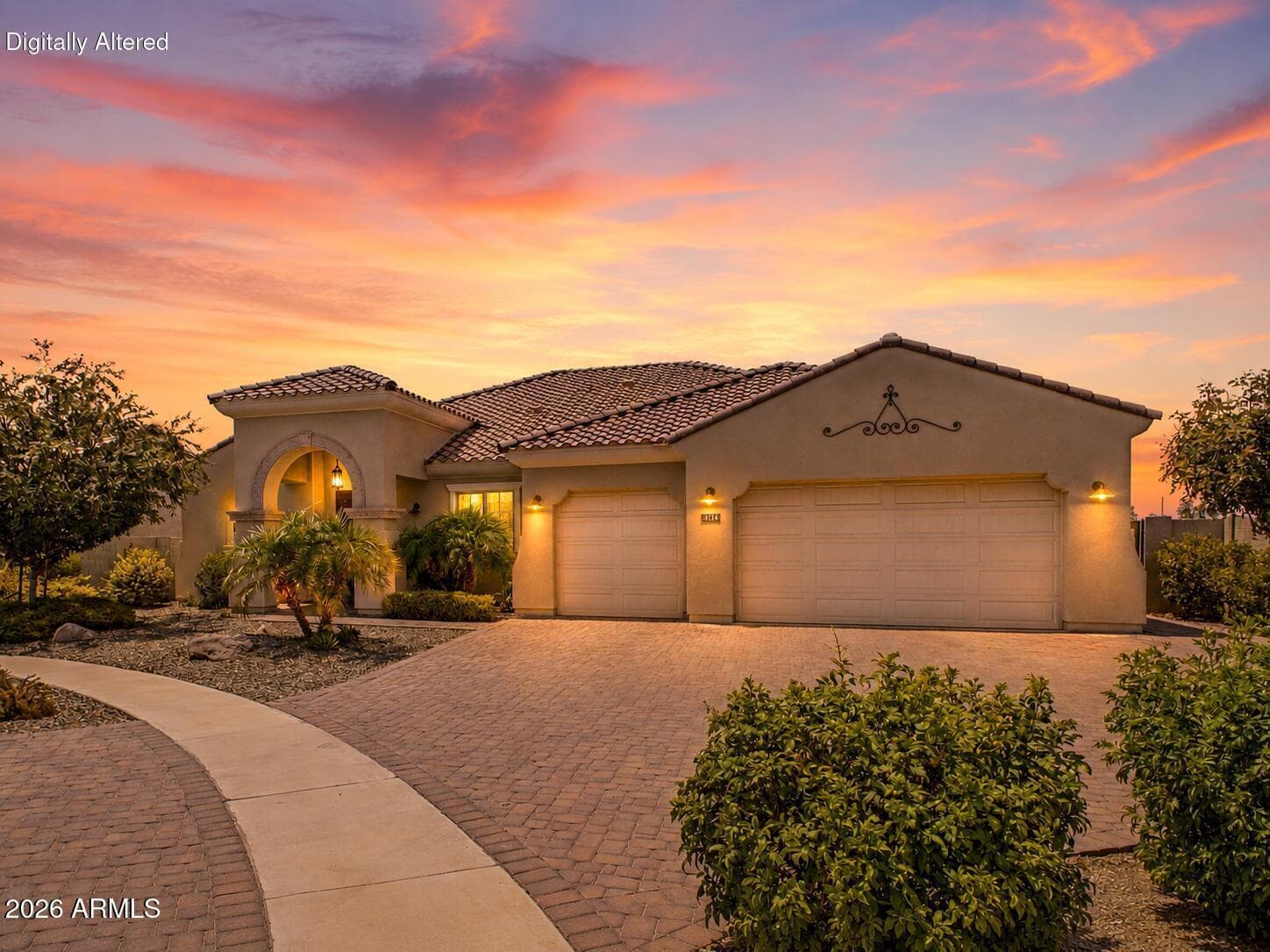 8428 S 16TH Drive, Phoenix, AZ 85041 — photo 1 of 40