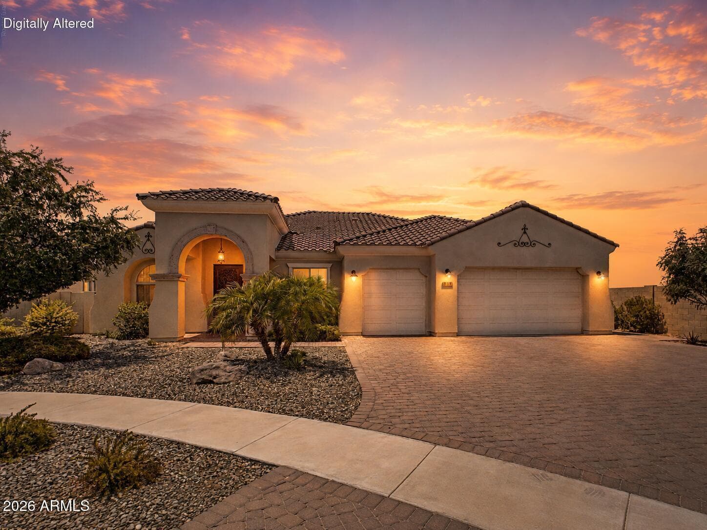 8428 S 16TH Drive, Phoenix, AZ 85041 — photo 3 of 40