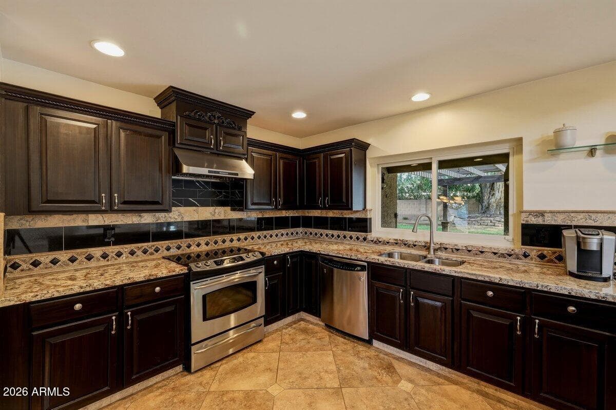 5912 E Emile Zola Avenue, Scottsdale, AZ 85254 — photo 11 of 31