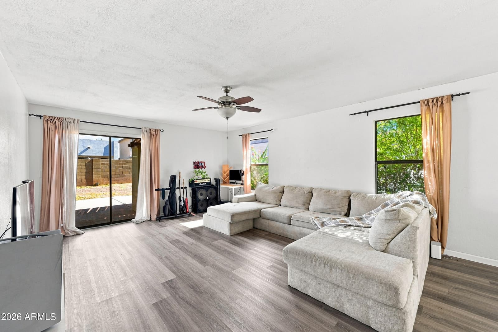 8734 W INDIANOLA Avenue, Phoenix, AZ 85037 — photo 9 of 20