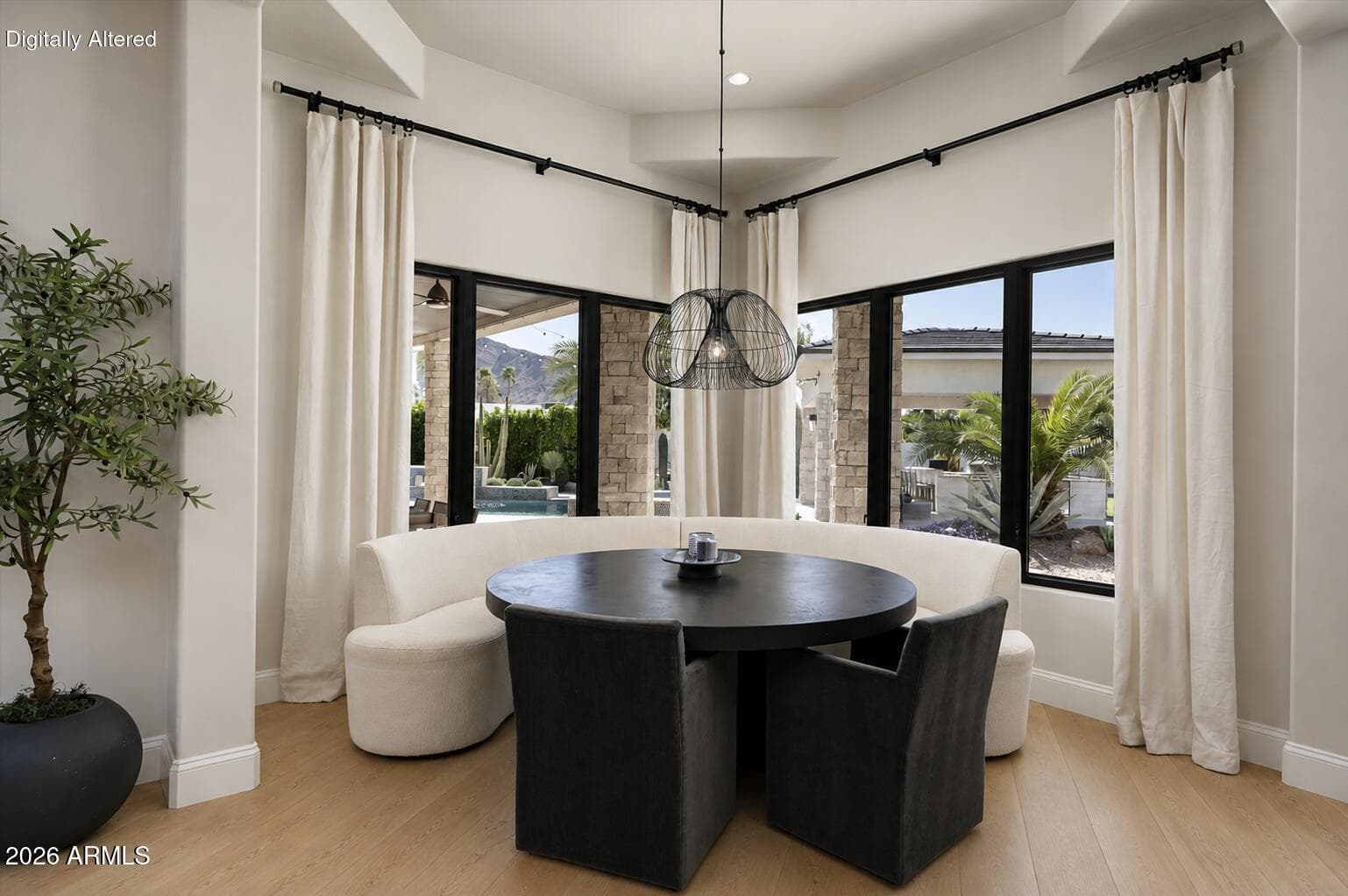 8700 N 55TH Place, Paradise Valley, AZ 85253 — photo 8 of 45