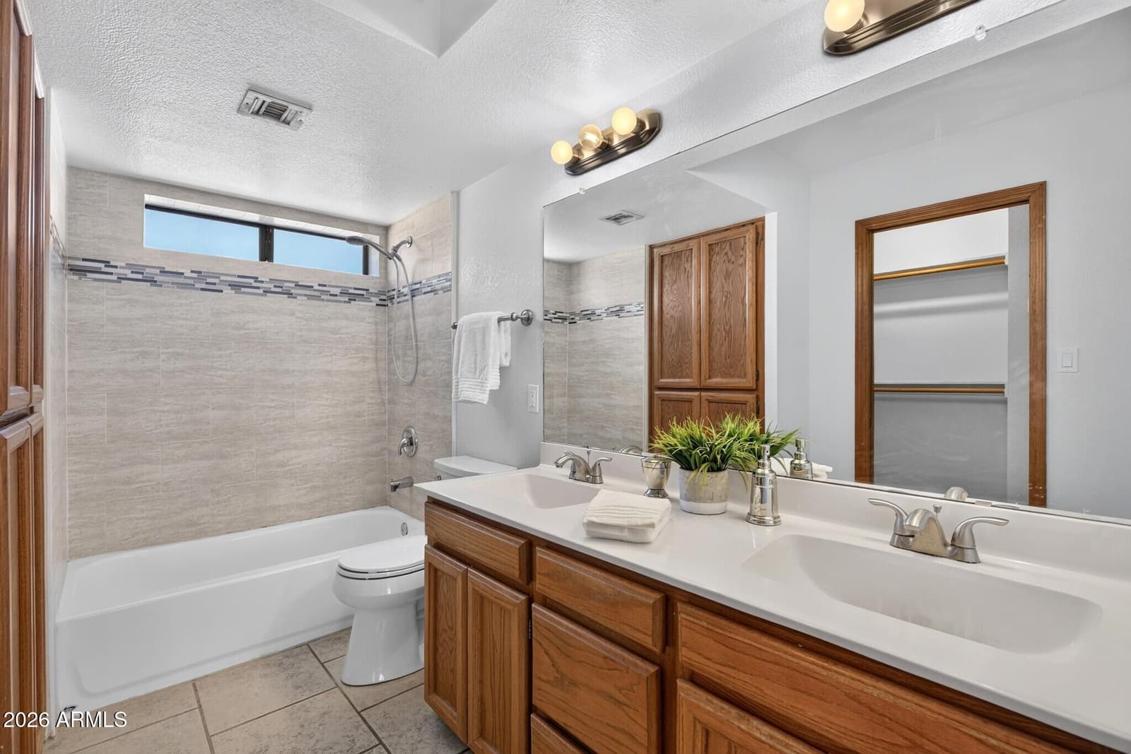 821 E REDONDO Drive, Tempe, AZ 85282 — photo 17 of 35