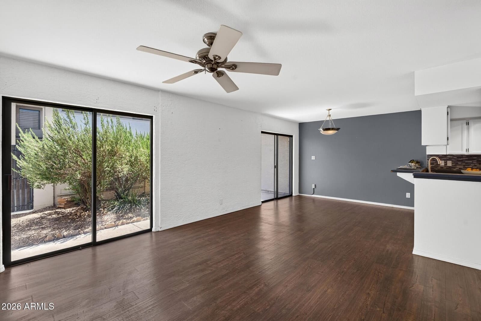 821 E REDONDO Drive, Tempe, AZ 85282 — photo 4 of 35