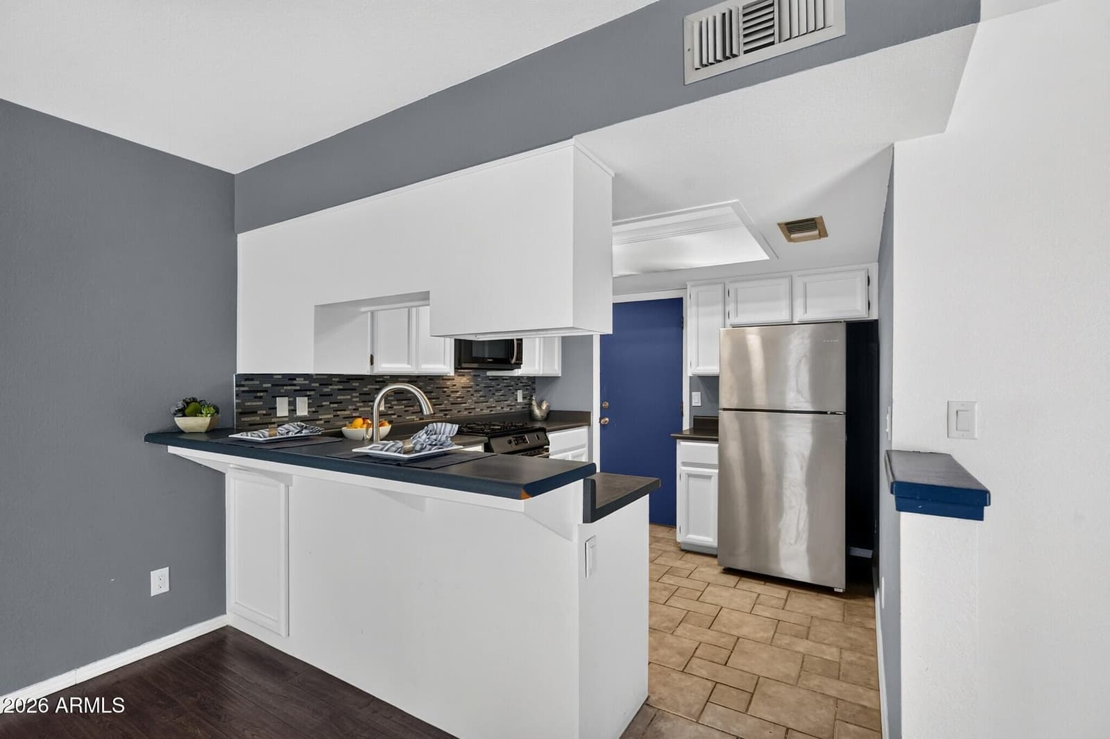 821 E REDONDO Drive, Tempe, AZ 85282 — photo 11 of 35