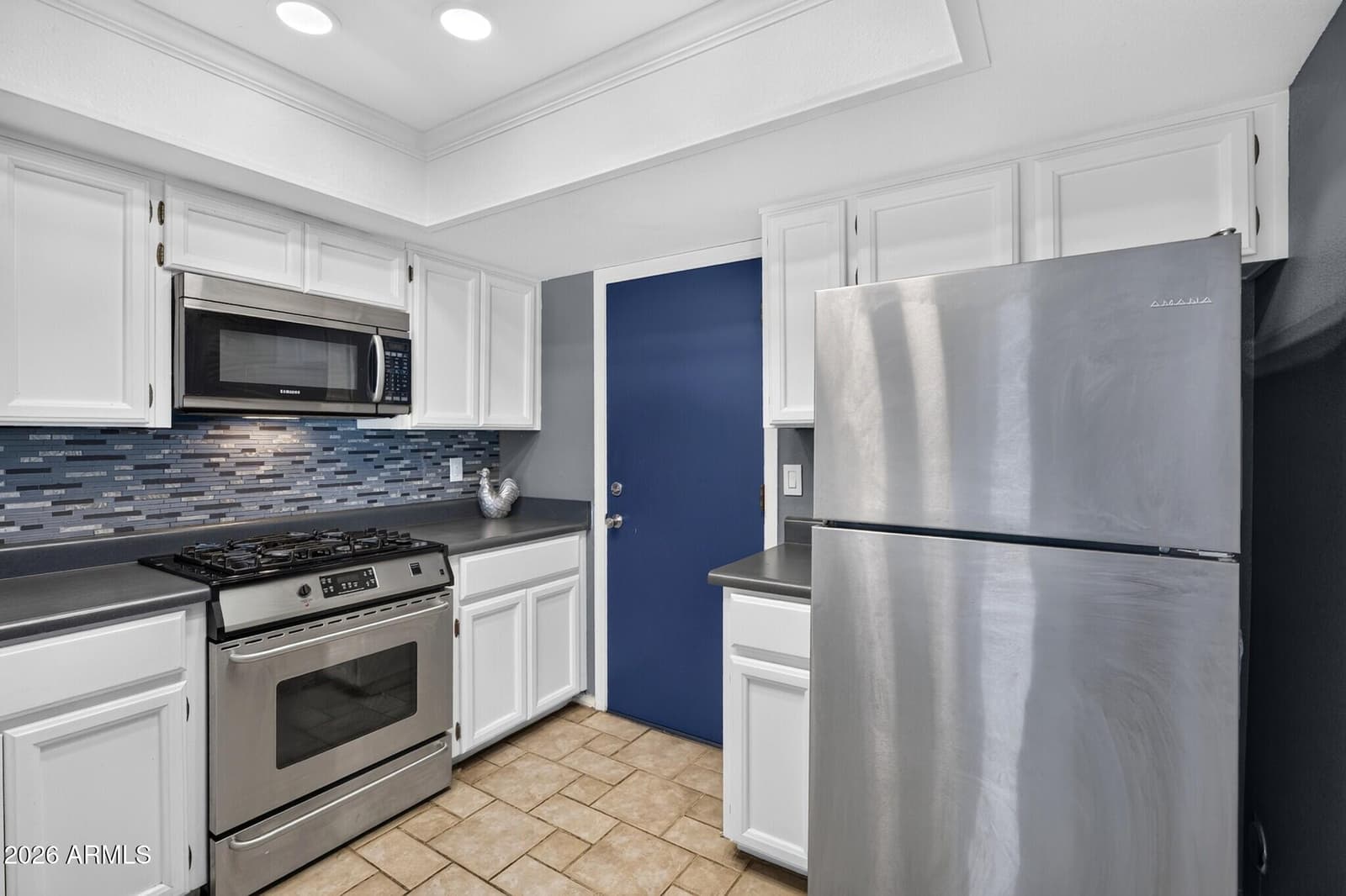 821 E REDONDO Drive, Tempe, AZ 85282 — photo 12 of 35