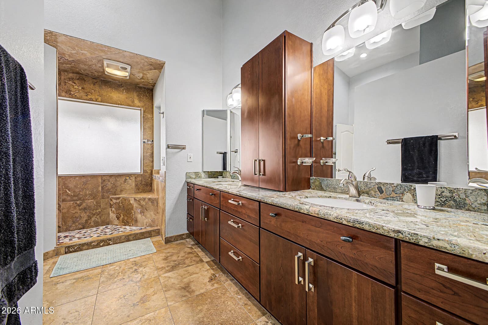 5540 W CHRISTY Drive, Glendale, AZ 85304 — photo 5 of 31