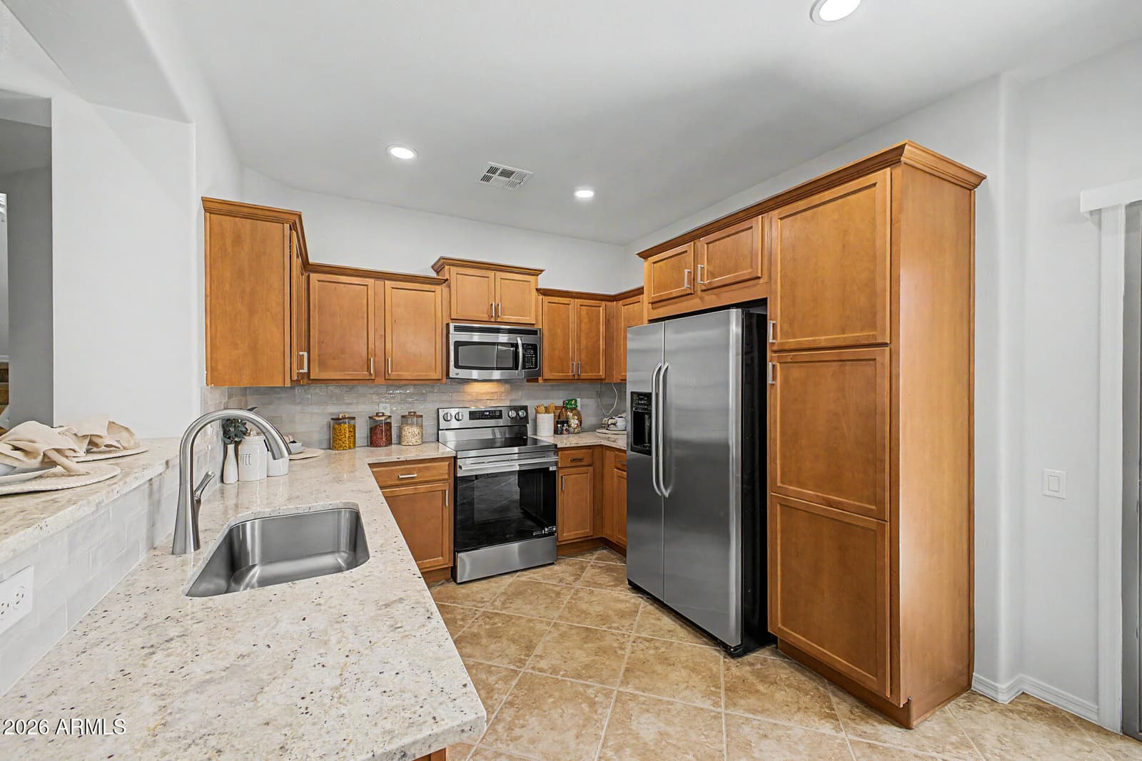 2163 W SCULLY Drive, Phoenix, AZ 85023 — photo 11 of 28