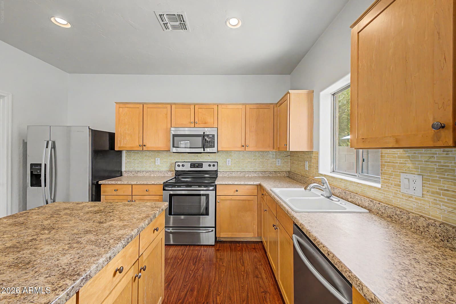 396 E BRADSTOCK Way, San Tan Valley, AZ 85140 — photo 10 of 48