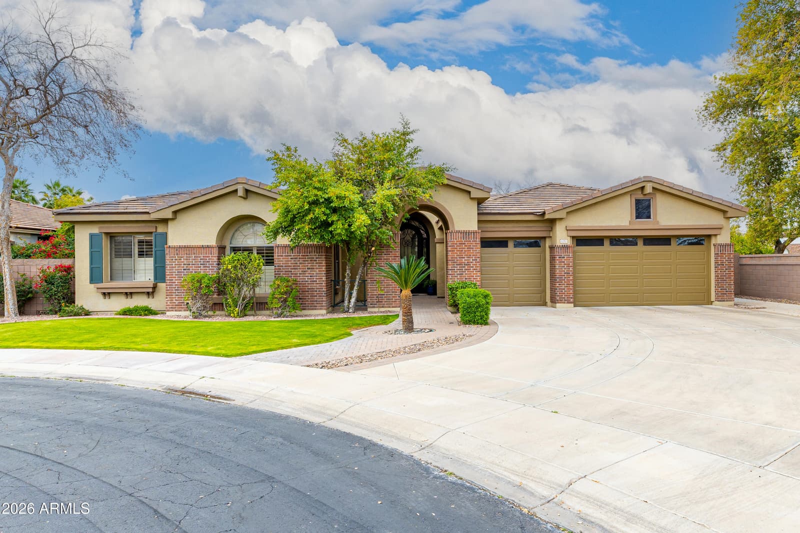 2252 S MCCLELLAND Place, Chandler, AZ 85286 — photo 1 of 52