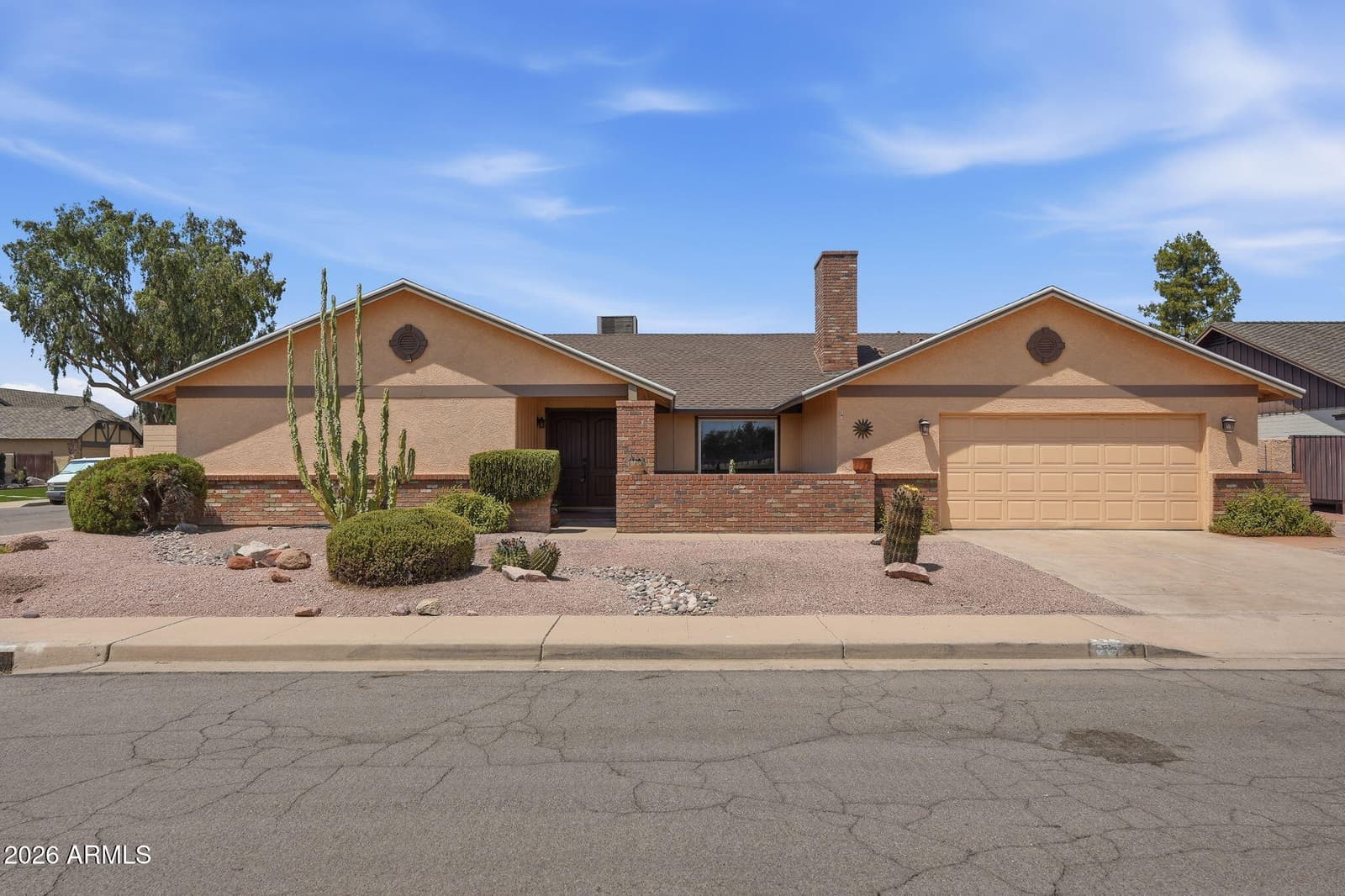 226 E GLENCOVE Street, Mesa, AZ 85201 — photo 2 of 47
