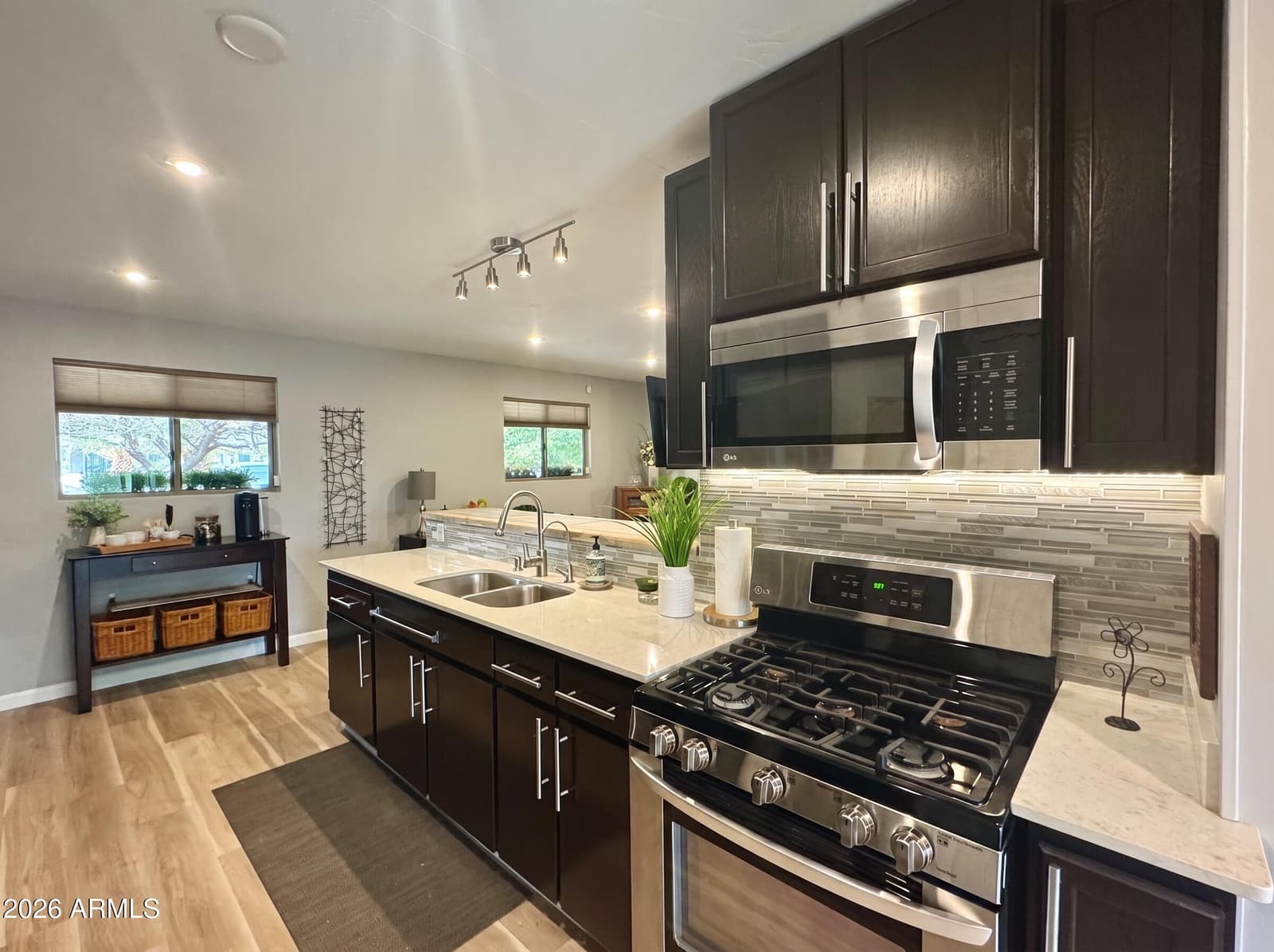 333 E TAYLOR Street, Tempe, AZ 85288 — photo 4 of 24