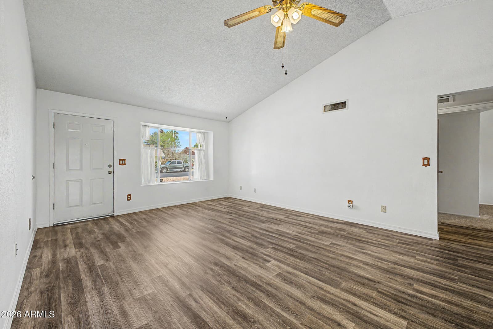 665 S WINDSOR, Mesa, AZ 85204 — photo 7 of 24