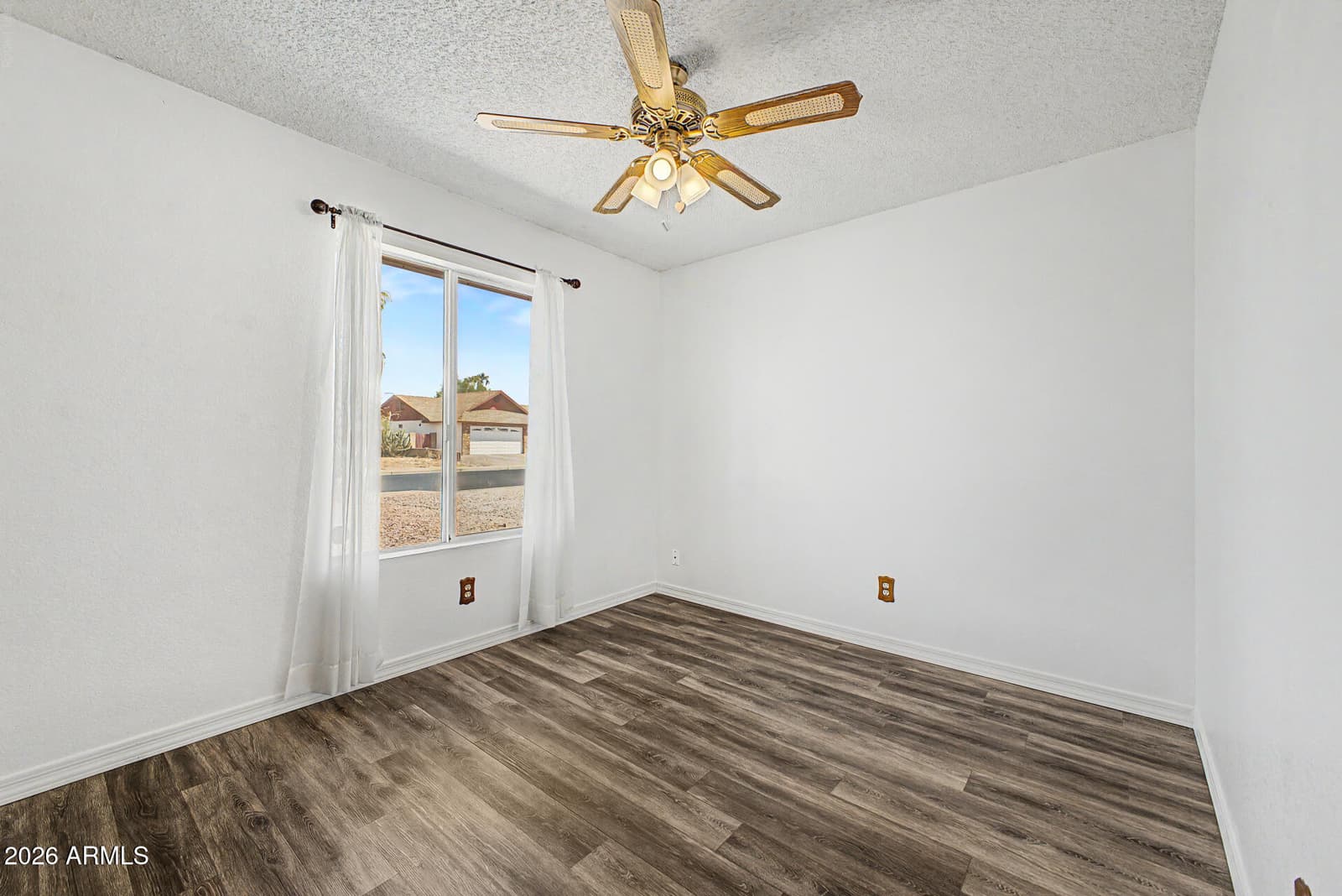 665 S WINDSOR, Mesa, AZ 85204 — photo 13 of 24