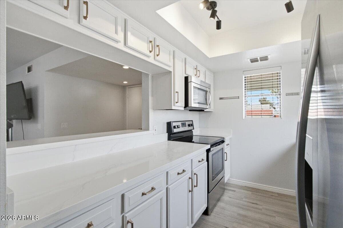 850 S RIVER Drive 1085, Tempe, AZ 85281 — photo 4 of 25
