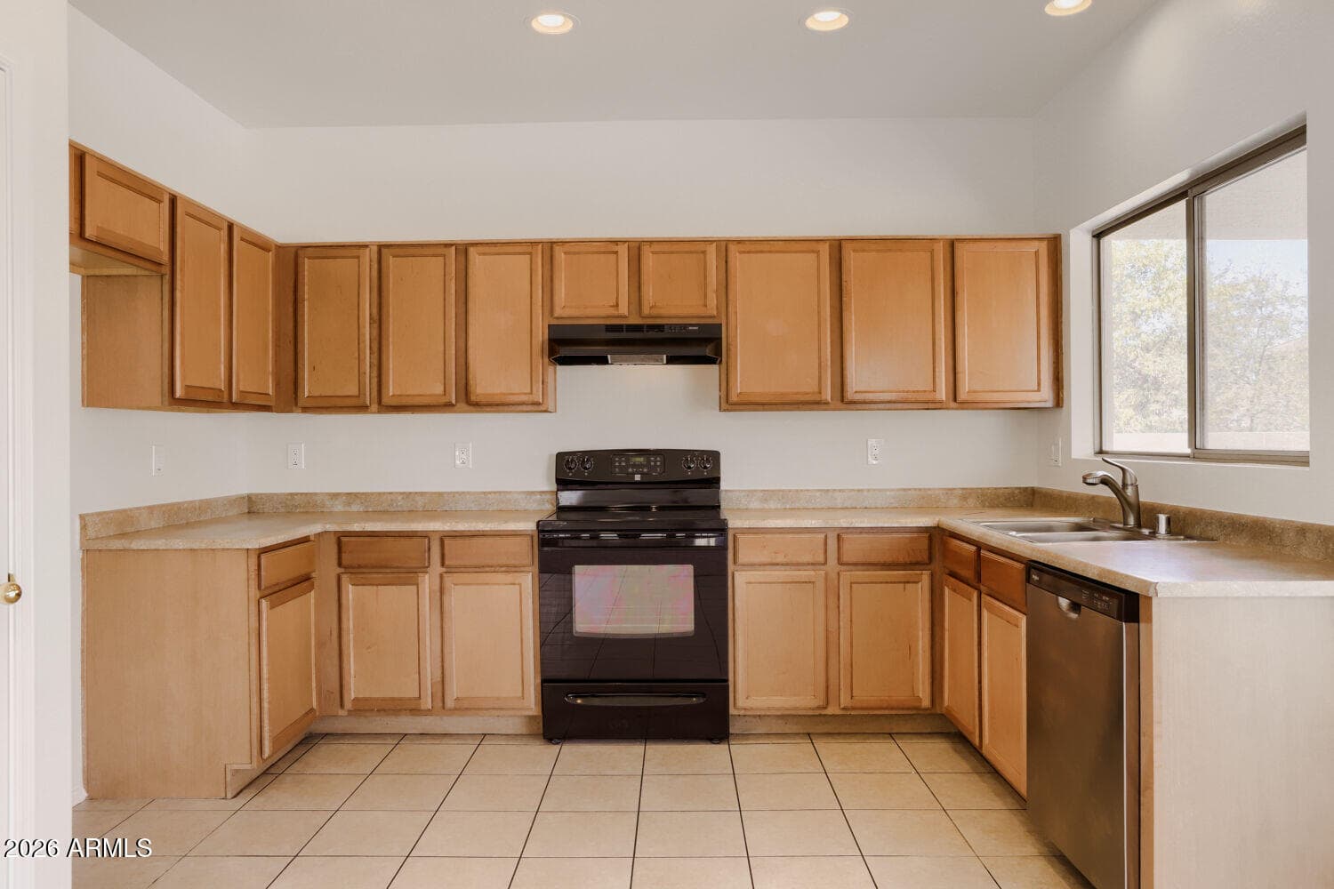 3710 W BURGESS Lane, Phoenix, AZ 85041 — photo 8 of 29