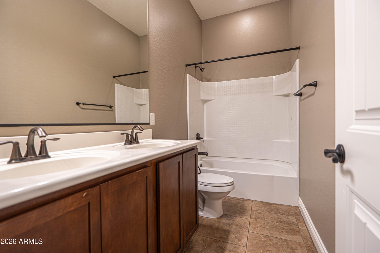 2948 E MAPLEWOOD Street, Gilbert, AZ 85297 — photo 17 of 33