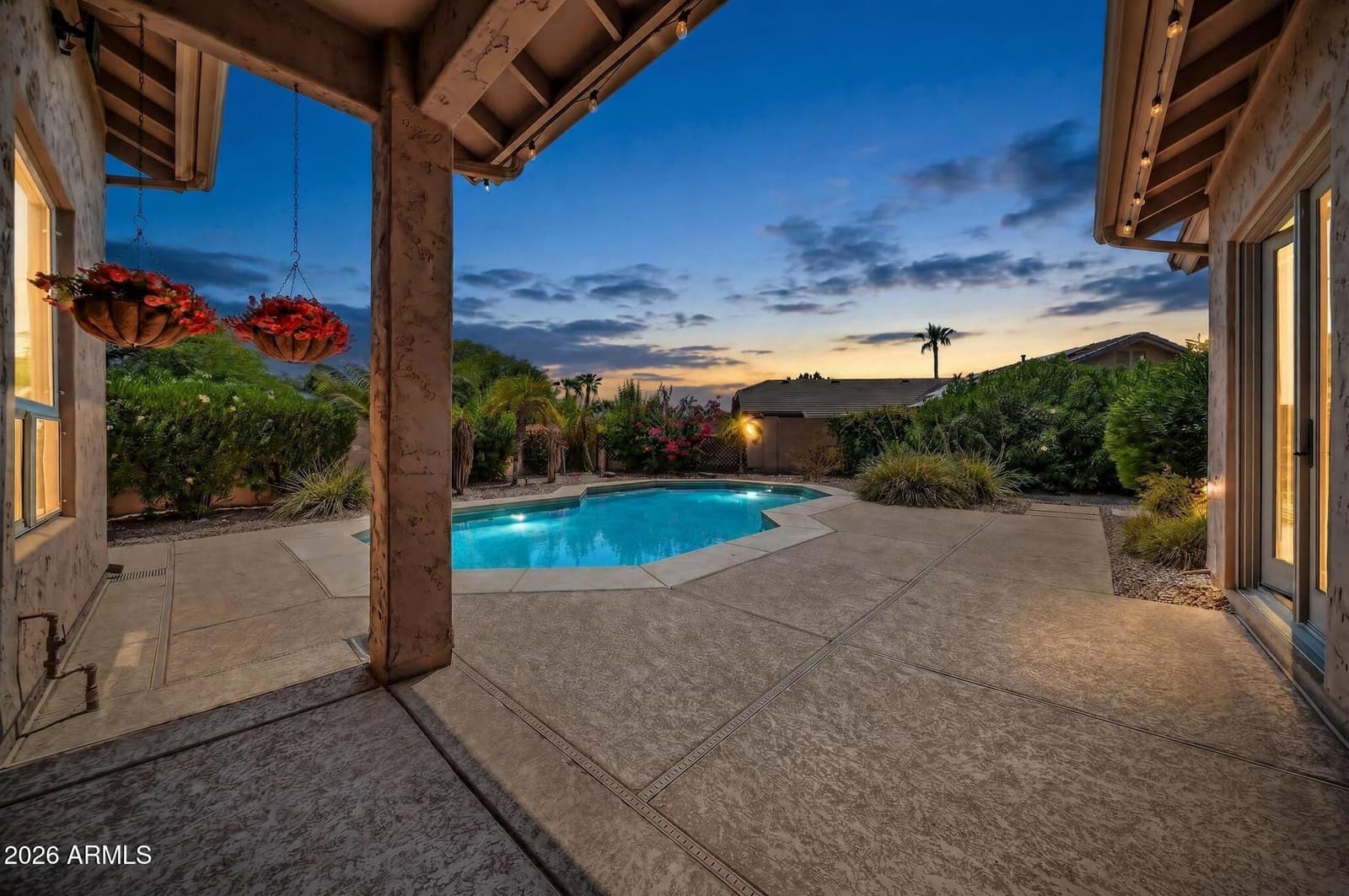 6521 W HILL Lane, Glendale, AZ 85310 — photo 4 of 54