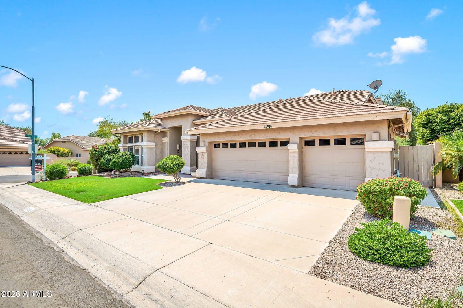 6521 W HILL Lane, Glendale, AZ 85310 — photo 53 of 54