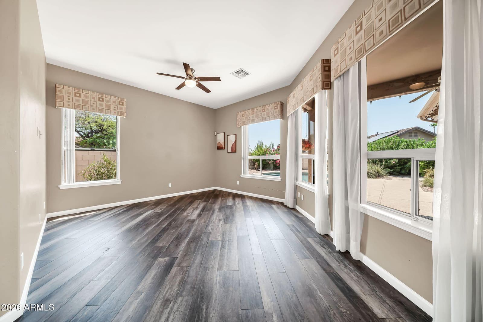 6521 W HILL Lane, Glendale, AZ 85310 — photo 30 of 54