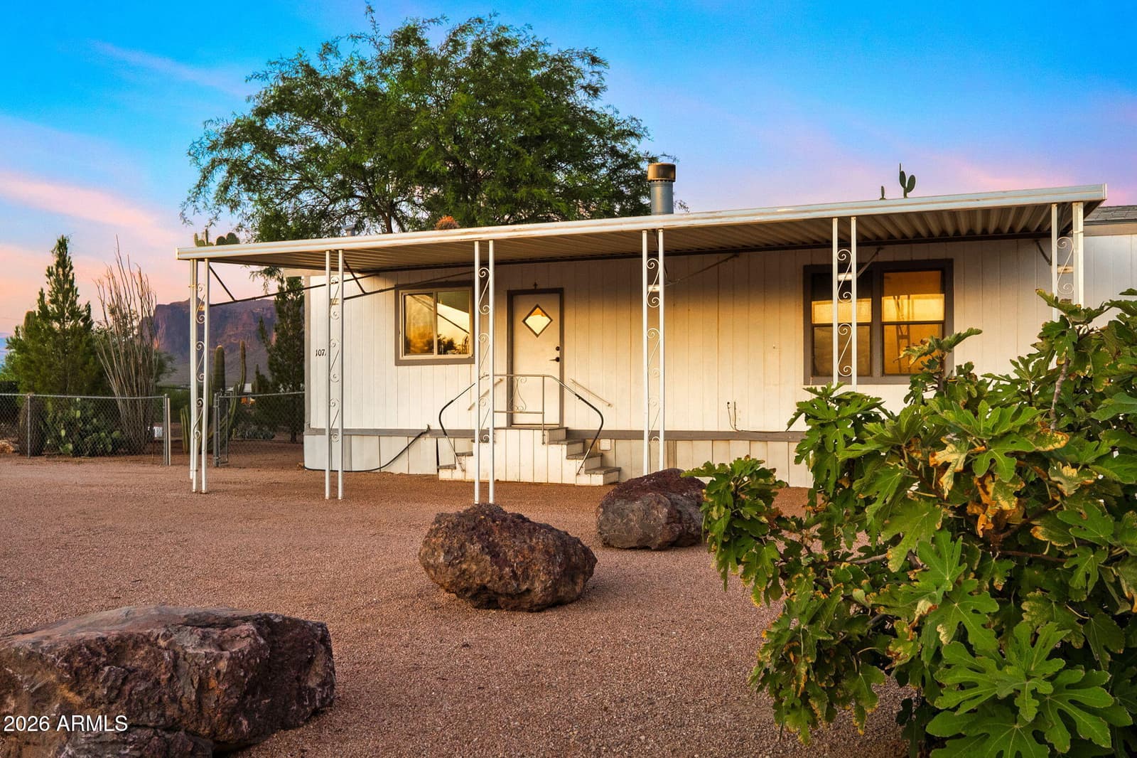 1071 S STAGECOACH Road, Apache Junction, AZ 85119 — photo 5 of 16