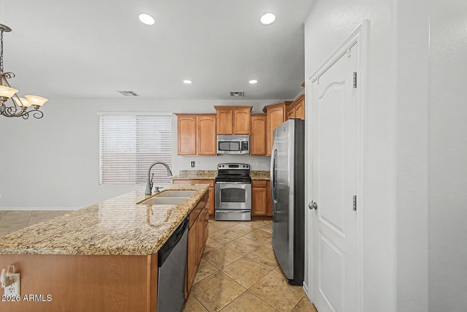 14552 W MAUI Lane, Surprise, AZ 85379 — photo 4 of 39