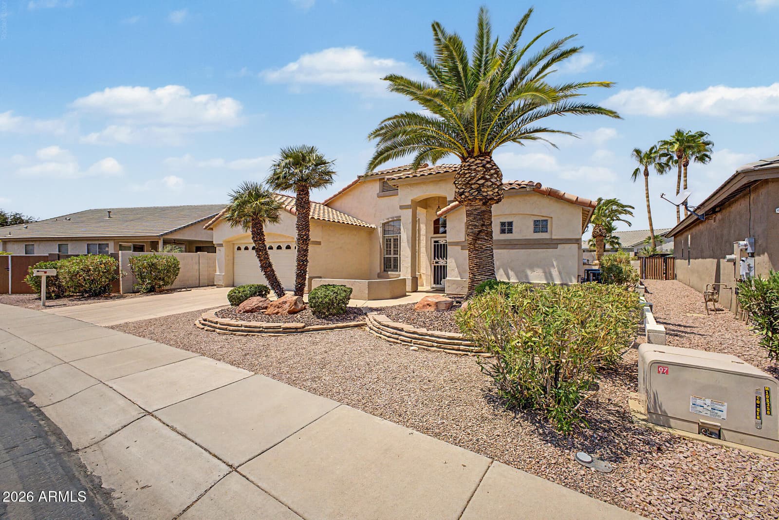 17806 N BECKE Lane, Surprise, AZ 85374 — photo 6 of 66