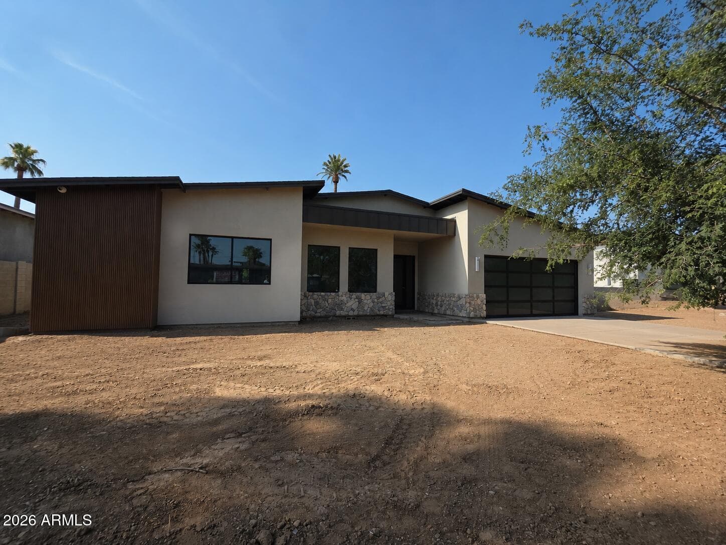 125 E GRISWOLD Road, Phoenix, AZ 85020 — photo 1 of 9