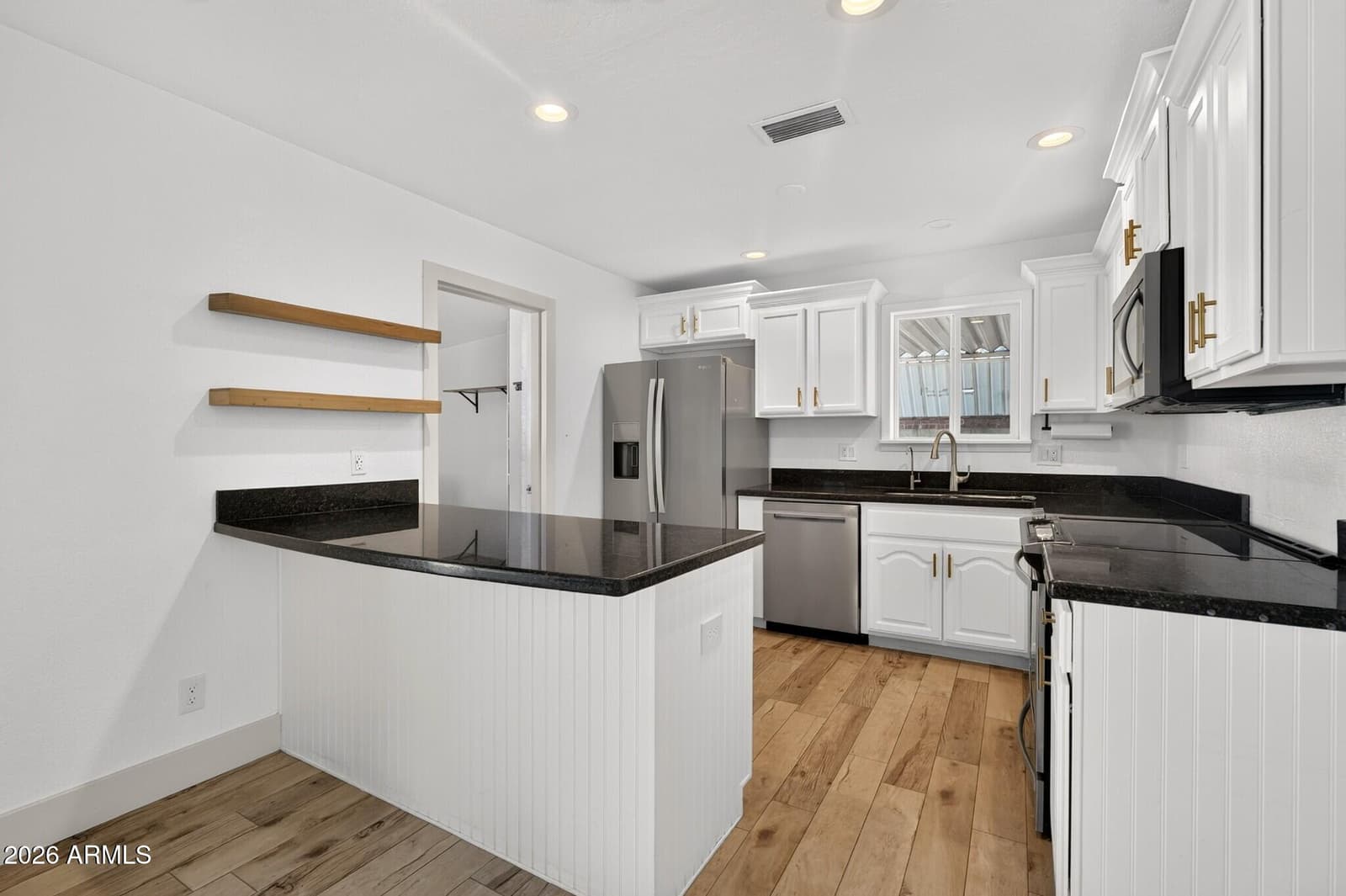 705 N ORACLE Circle, Mesa, AZ 85203 — photo 14 of 38