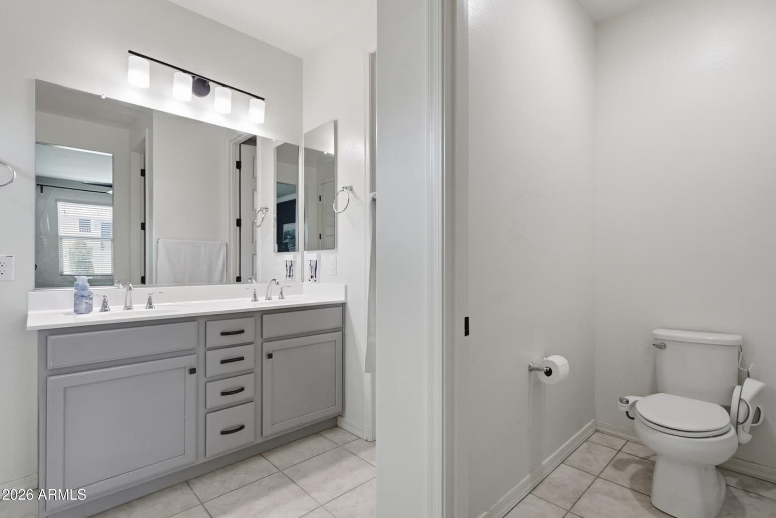 3340 W CARTER Road, Phoenix, AZ 85041 — photo 18 of 47