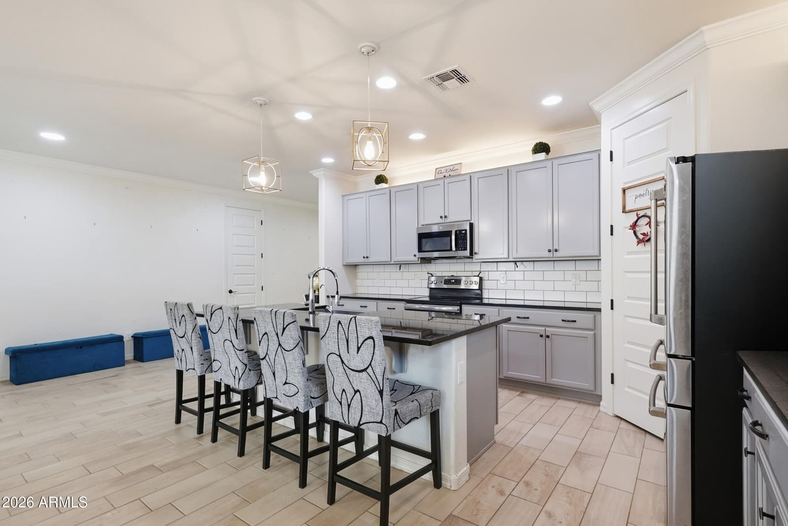 3340 W CARTER Road, Phoenix, AZ 85041 — photo 5 of 47