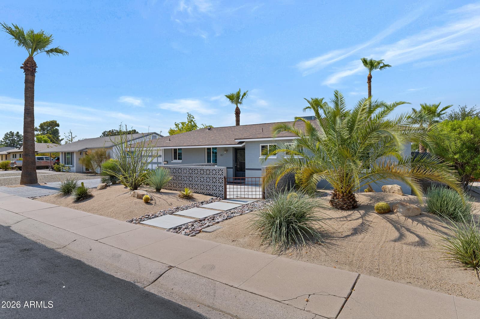 817 W OREGON Avenue, Phoenix, AZ 85013 — photo 3 of 26