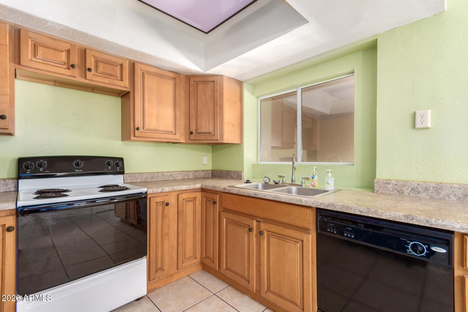 11630 N 25th Avenue, Phoenix, AZ 85029 — photo 10 of 33