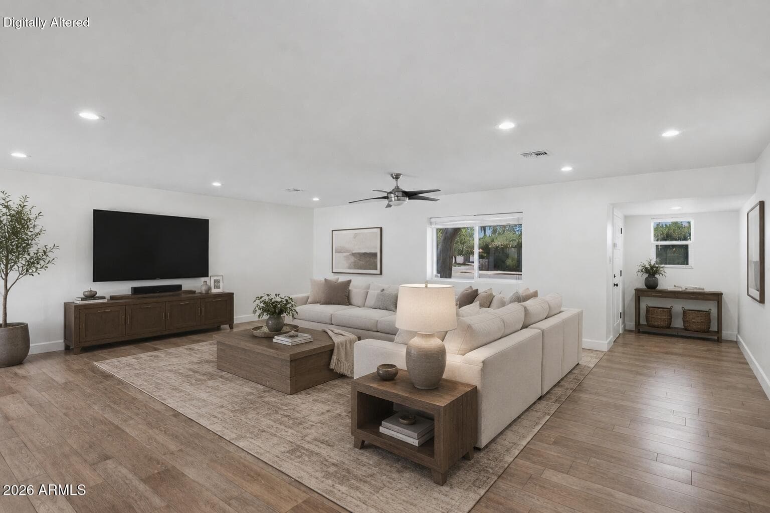 5140 E OSBORN Road, Phoenix, AZ 85018 — photo 4 of 37
