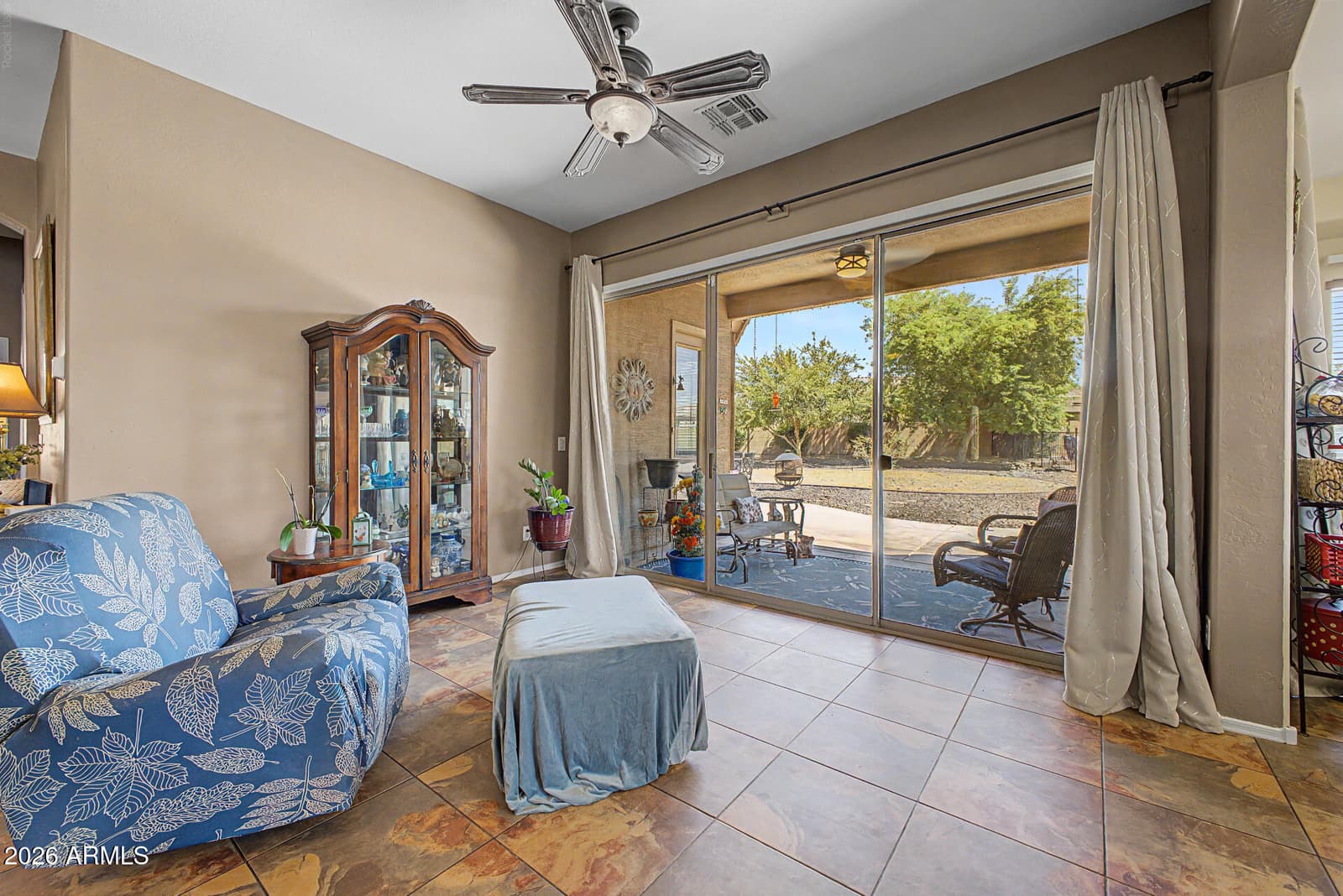 8602 W HELEN Lane, Glendale, AZ 85305 — photo 13 of 48