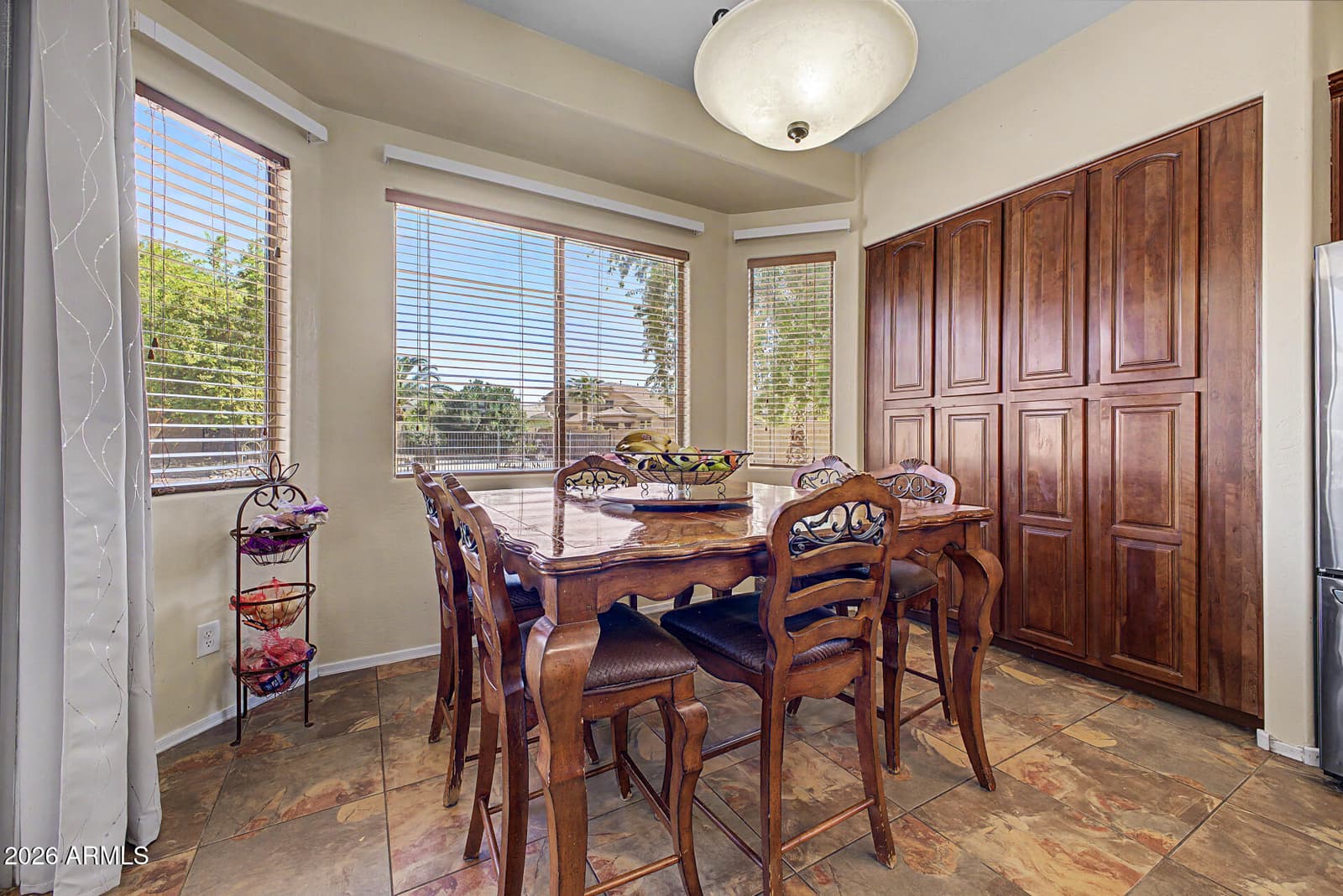 8602 W HELEN Lane, Glendale, AZ 85305 — photo 16 of 48