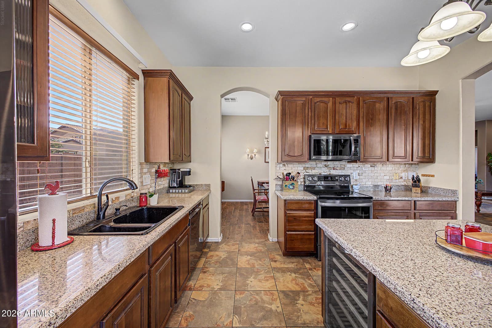 8602 W HELEN Lane, Glendale, AZ 85305 — photo 17 of 48