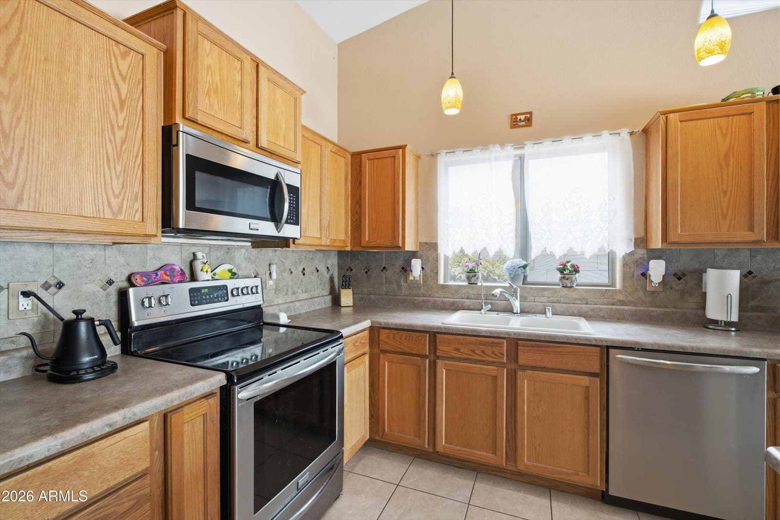 14586 W CROCUS Drive, Surprise, AZ 85379 — photo 7 of 34