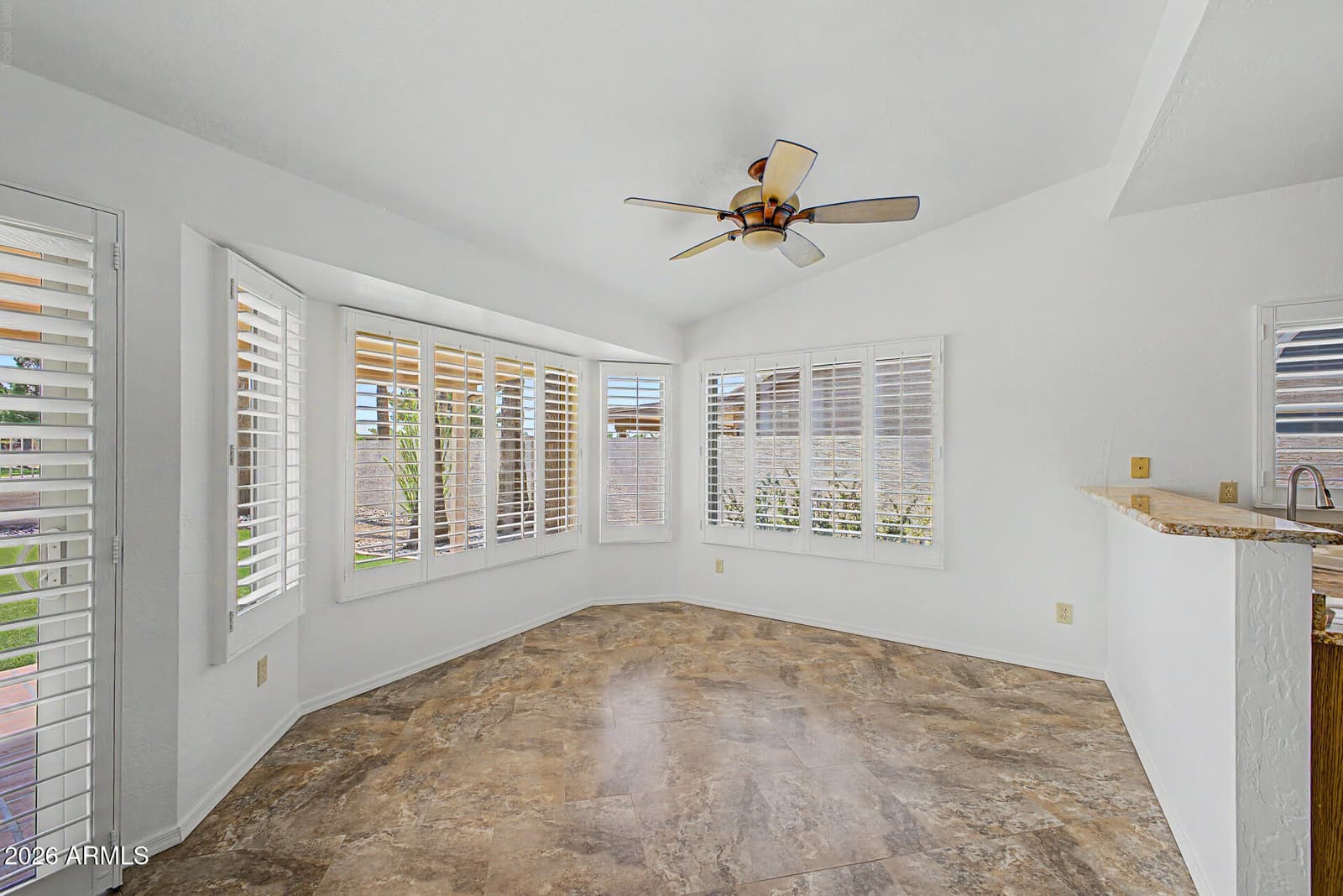 1527 N SINOVA, Mesa, AZ 85205 — photo 7 of 32