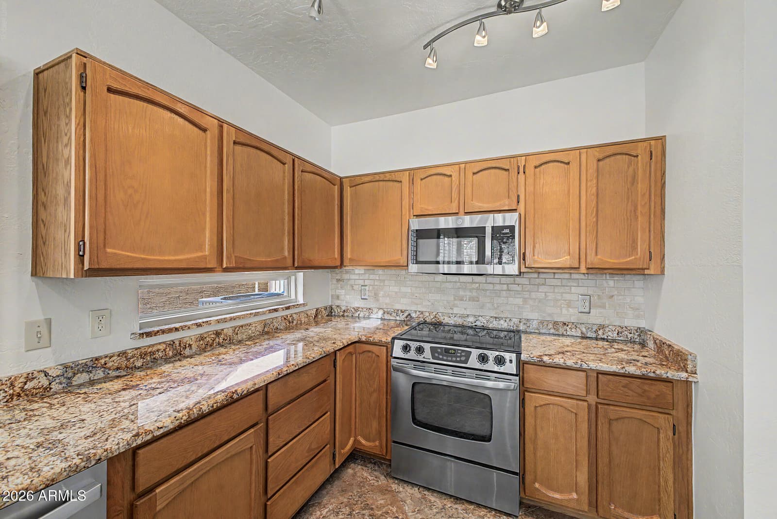 1527 N SINOVA, Mesa, AZ 85205 — photo 11 of 32