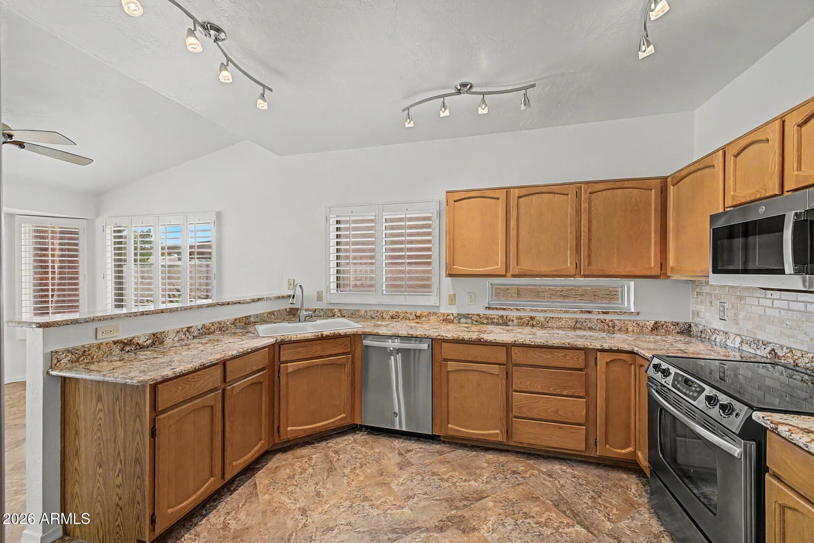1527 N SINOVA, Mesa, AZ 85205 — photo 13 of 32