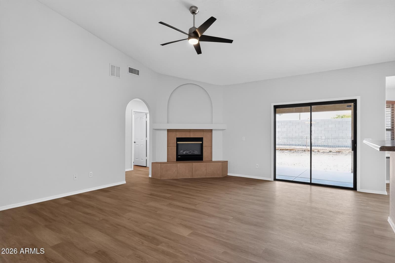 9001 S 7TH Drive, Phoenix, AZ 85041 — photo 3 of 20