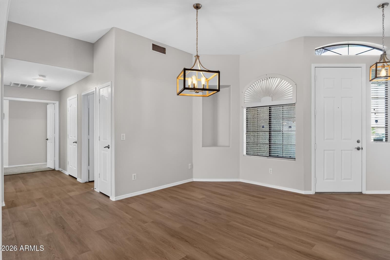 9001 S 7TH Drive, Phoenix, AZ 85041 — photo 10 of 20