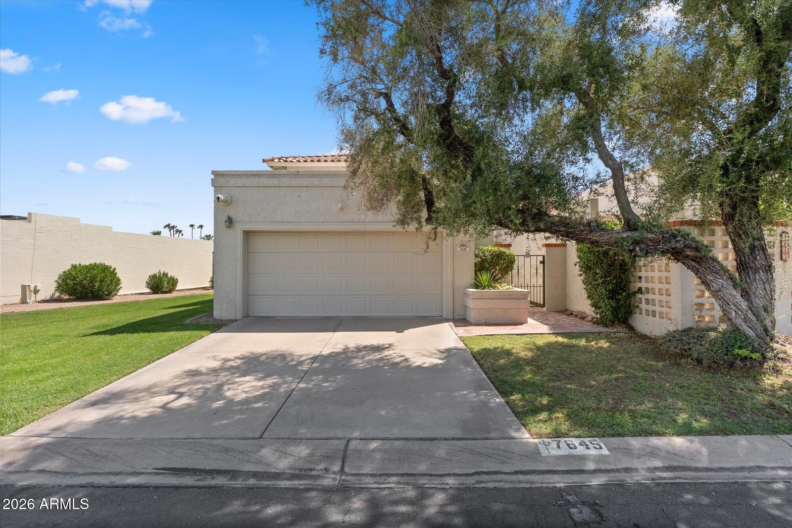 7645 E SANDALWOOD Drive, Scottsdale, AZ 85250 — photo 3 of 28