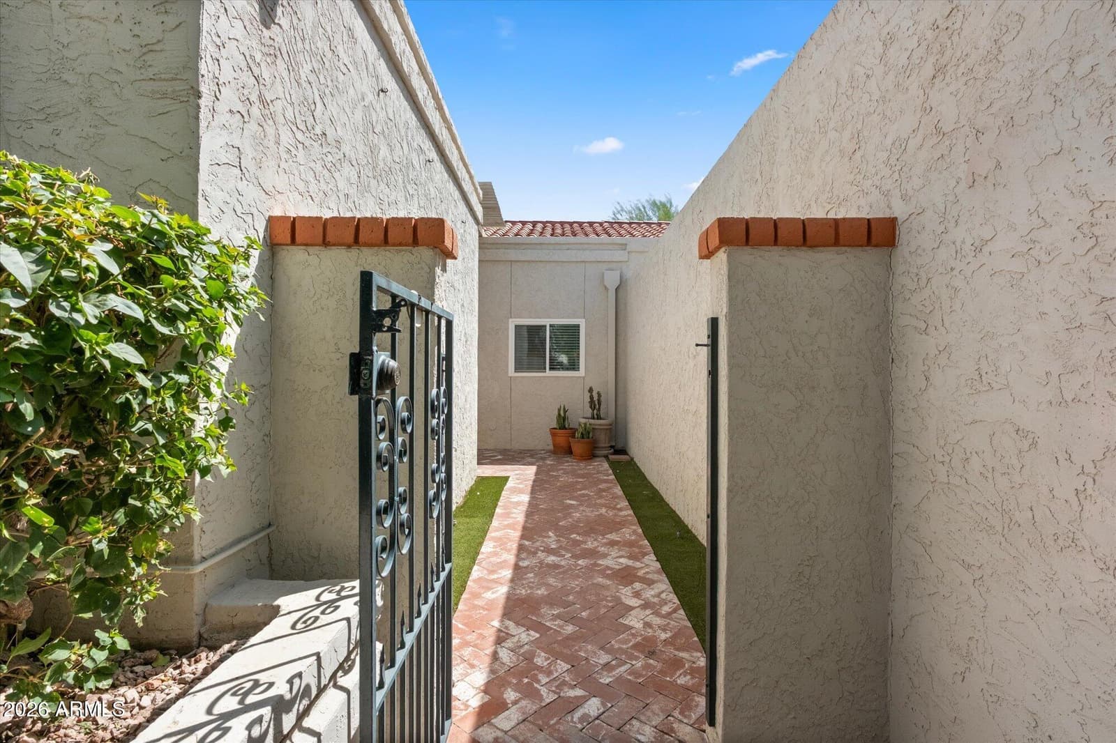 7645 E SANDALWOOD Drive, Scottsdale, AZ 85250 — photo 4 of 28
