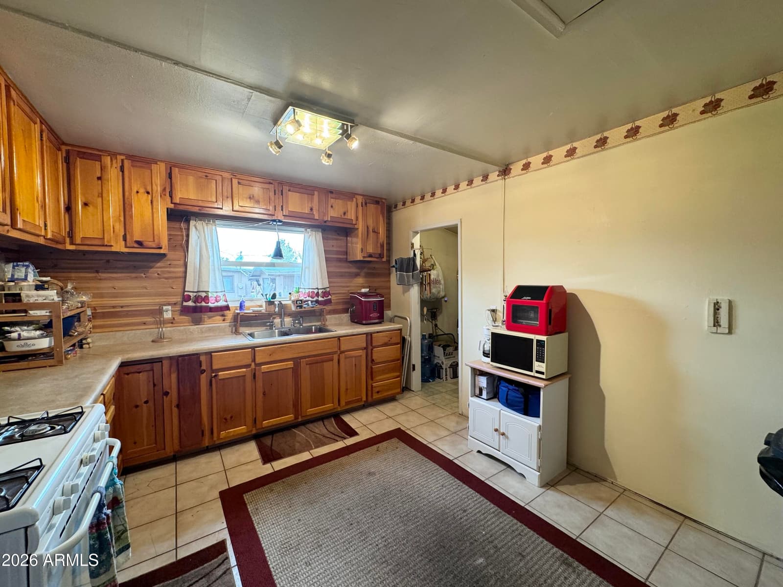901 N PRAIRIE Avenue, Winslow, AZ 86047 — photo 3 of 18