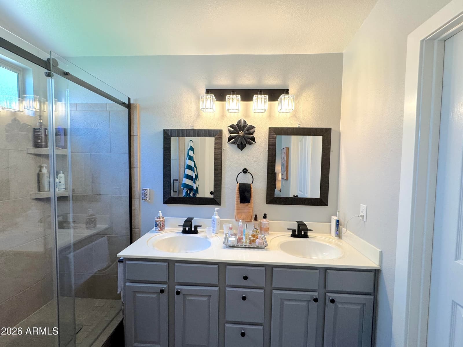 4314 E TETHER Trail, Phoenix, AZ 85050 — photo 10 of 18